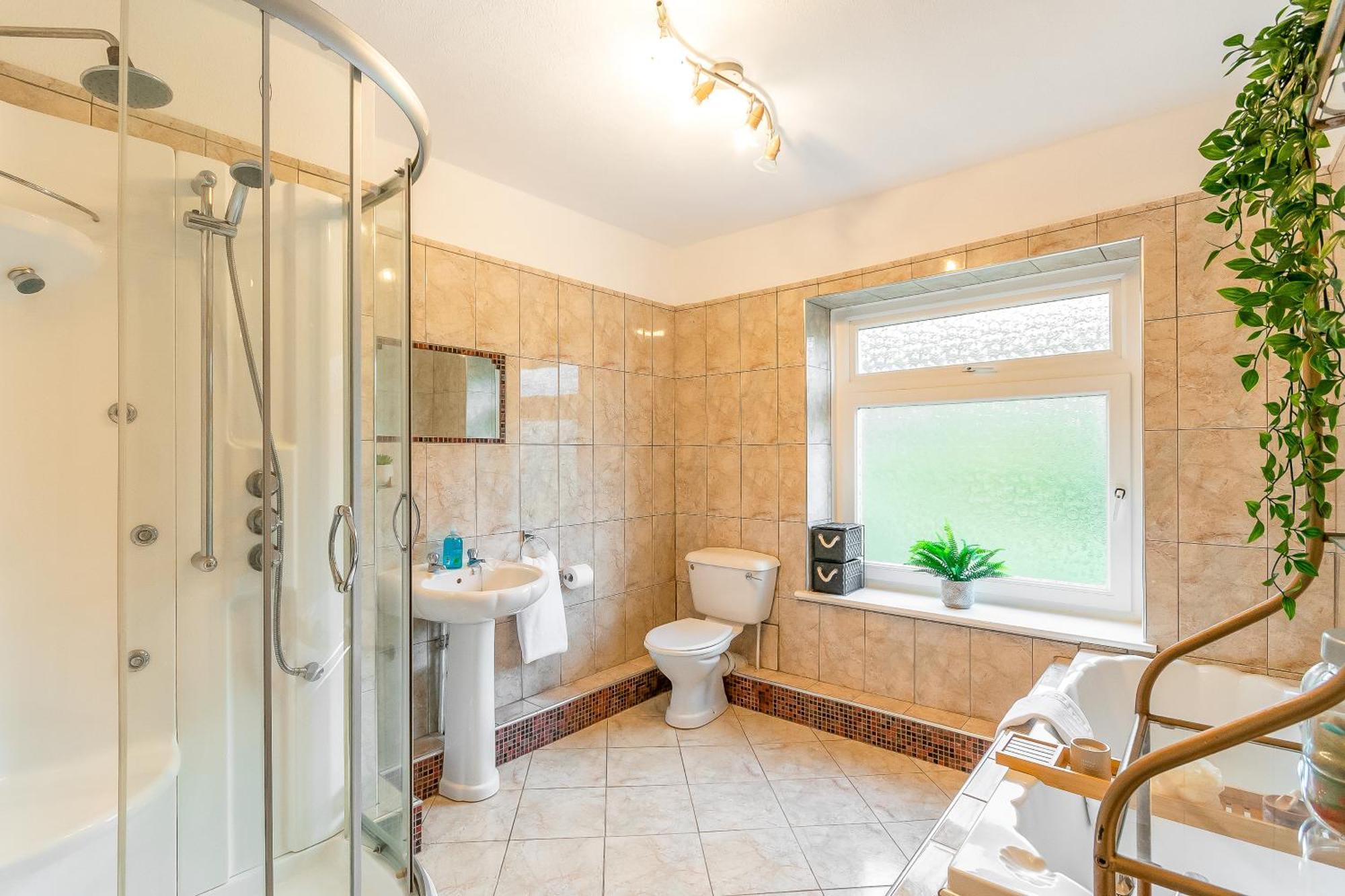 The View Spacious Apartment In Afan Forest Bike Park By Staystaycations Port Talbot Ngoại thất bức ảnh
