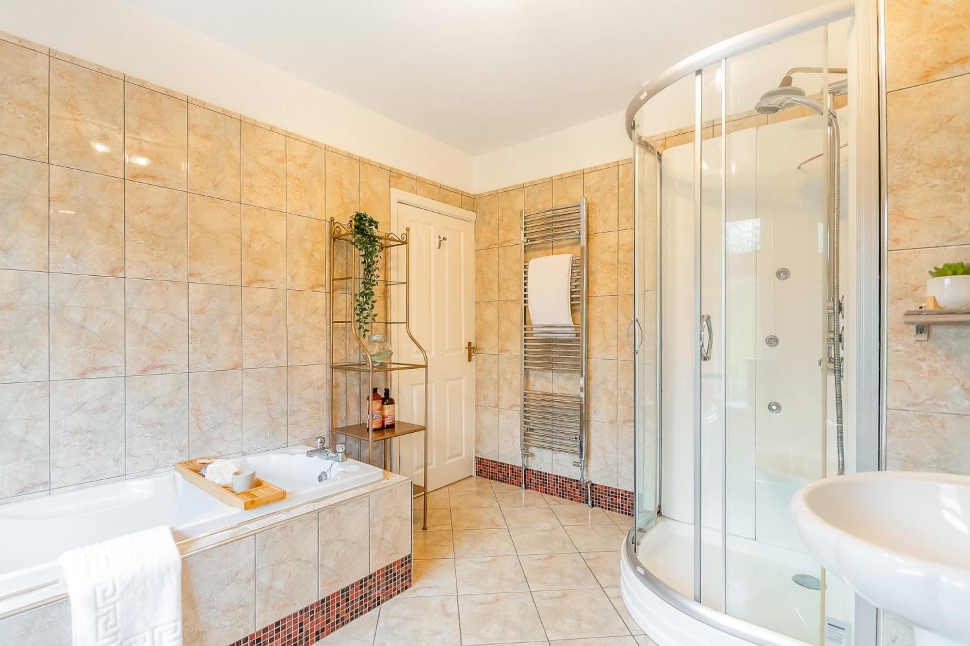 The View Spacious Apartment In Afan Forest Bike Park By Staystaycations Port Talbot Ngoại thất bức ảnh